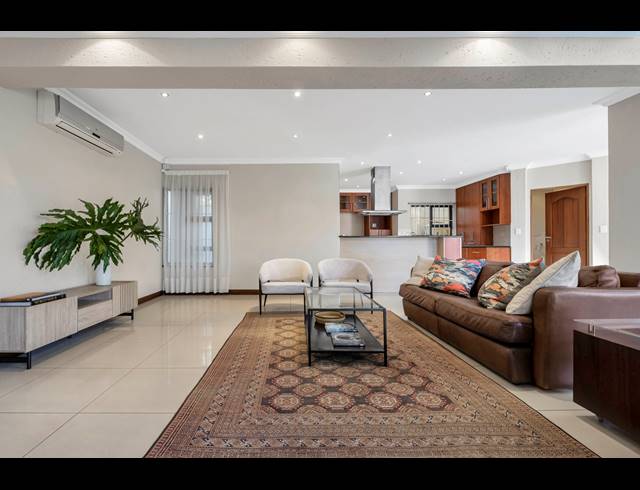 4 BEDROOM HOUSE FOR SALE IN HYDE PARK